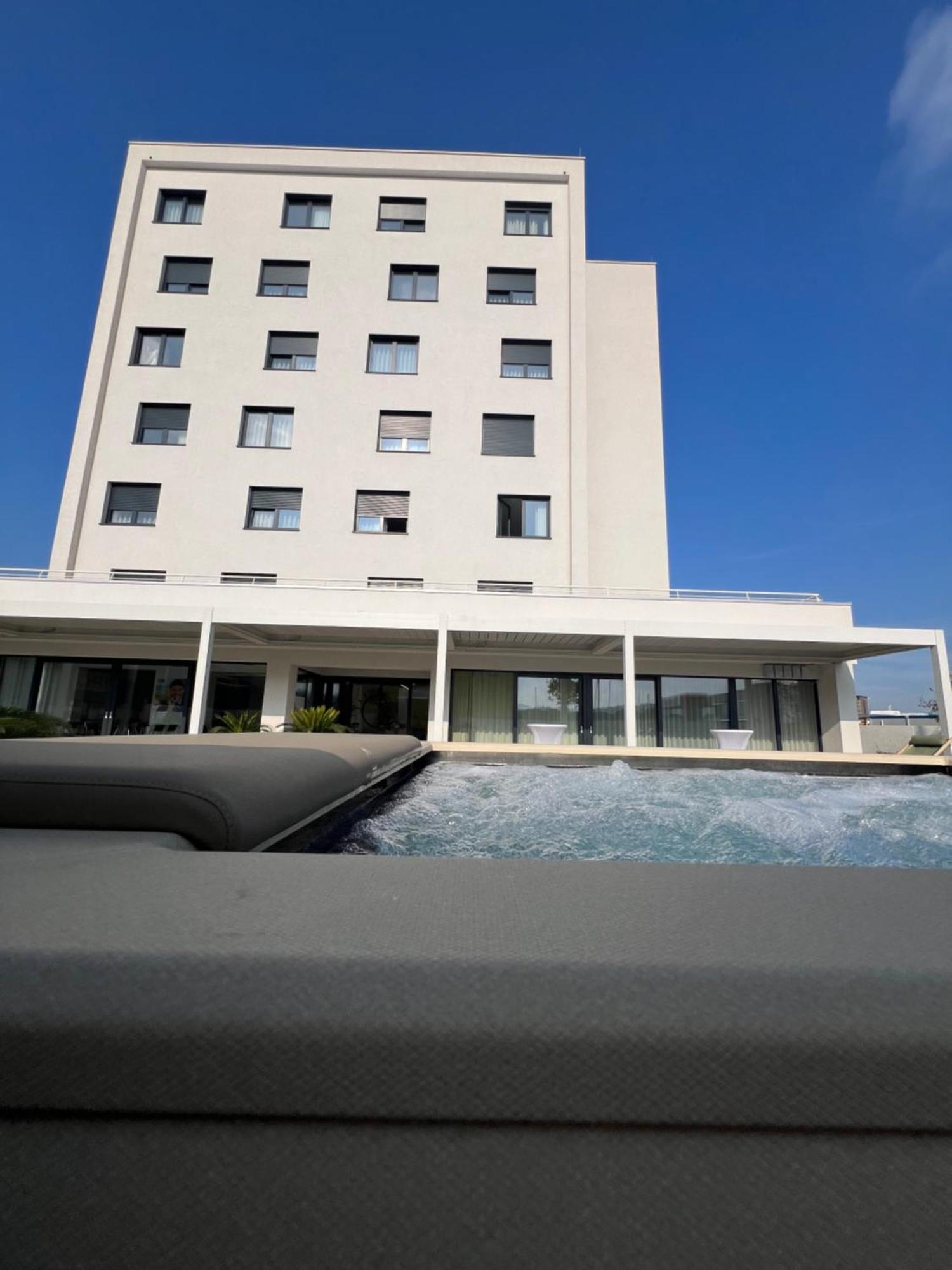 Hotel Capris Capodistria Boutique Exterior photo